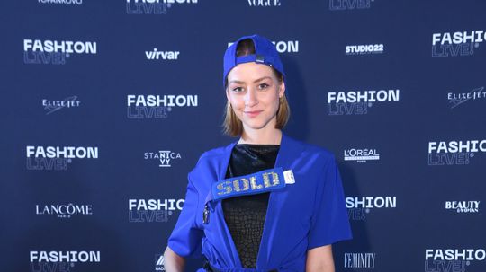 Moderátorka Barbara Jagušák v kreácii od Lukáša...