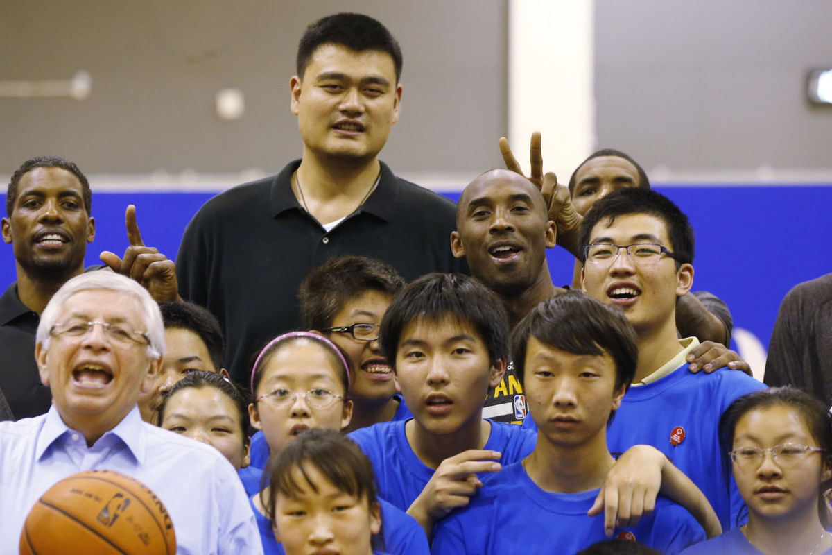 Jao Ming, člen Siene slávy NBA a ďalšia hviezda...