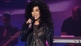 Korzet a podväzky? Prečo by sa ich 70-nička Cher vzdávala? Pozrite sa