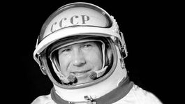 Z belasej Zeme do čierneho neba. Zomrel prvý človek, čo plával vo vesmíre