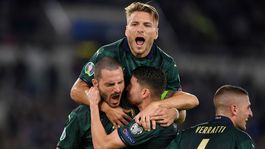 Taliansko je ďalším účastníkom ME, Španielsko po penalte v závere ešte nie