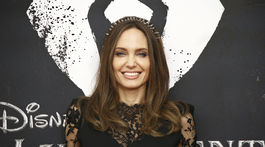 Angelina Jolie pózovala celkom nahá! Odhalila aj tajomstvo o deťoch a Pittovi