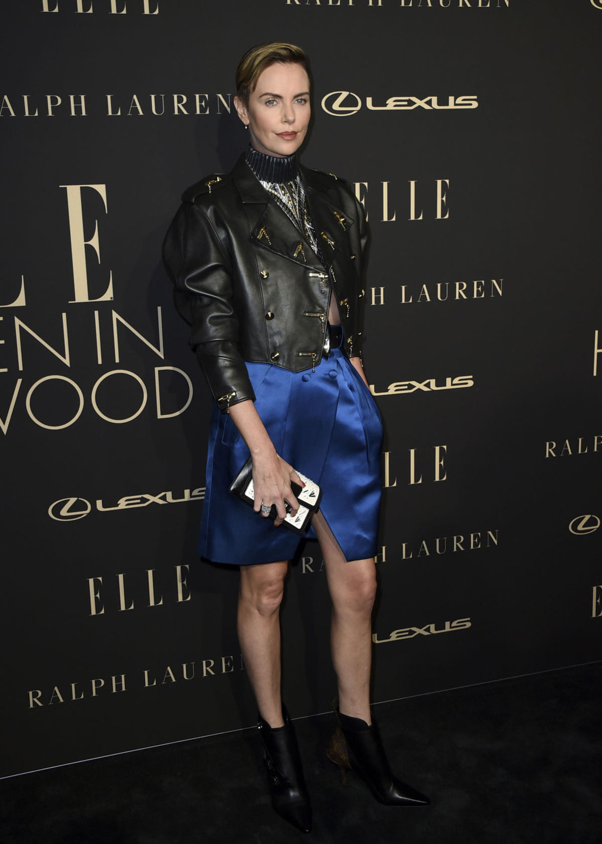 Herečka Charlize Theron v kreácii Louis Vuitton.