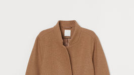 Zavinovací kabát s prepásaním H&M Conscious Collection, predáva sa za 99 eur. 