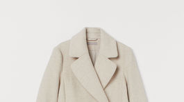 Zavinovací kabát s prepásaním H&M, predáva sa za 99 eur. 