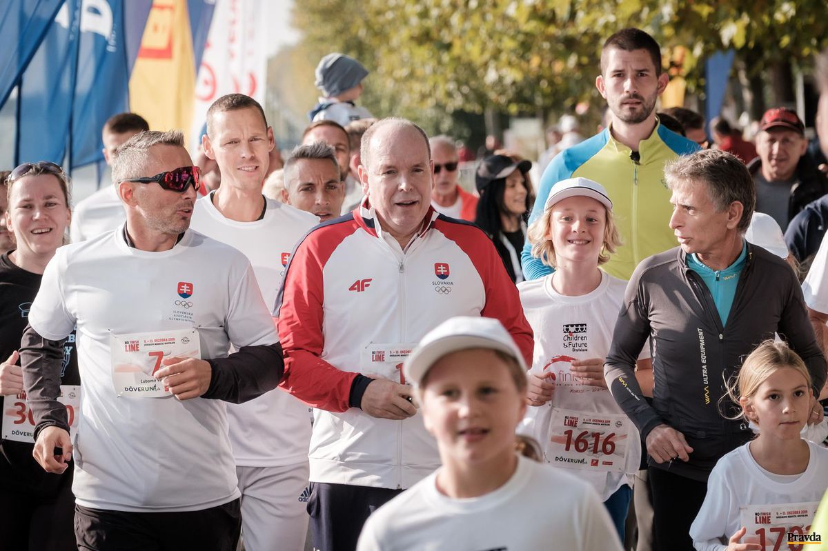 Monacké knieža Albert II. s číslom 1 na drese...