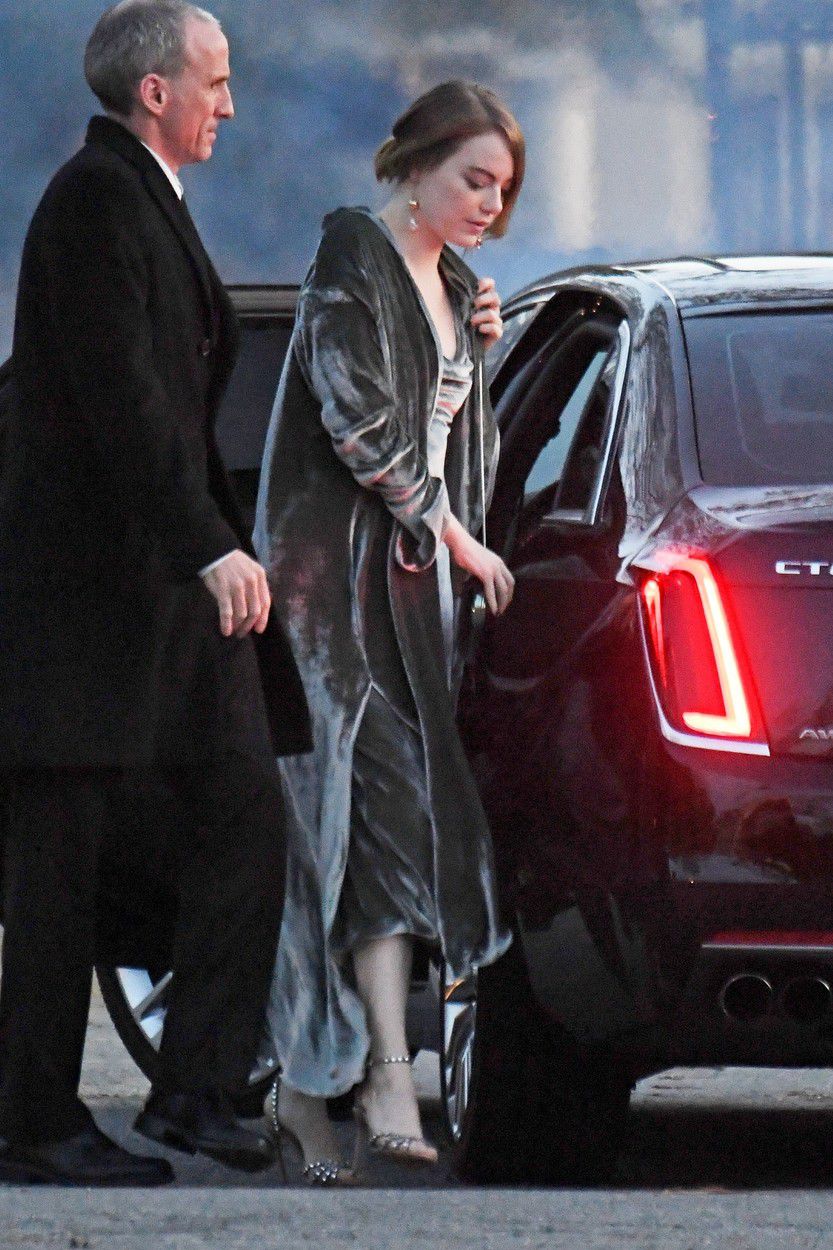 Emma Stone prichádza na svadbu herečky...