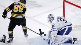 Na tréningoch mu to nevyšlo. Pastrňák prekonal míľnik gólovou parádou