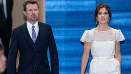 Kúsok, ktorý ju neomrzí! Princezná Mary opäť vytiahla jej biele šaty pre nevestu