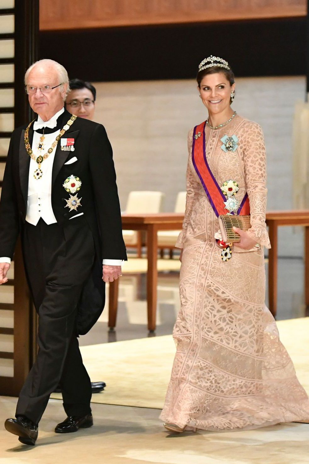 Princezná Viktória zvolila jemný model šiat...