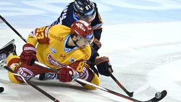 Poprad cestuje z Budapešti vo vagóne hanby, Slovan si zastrieľal