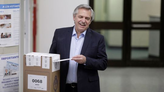 Argentínčania hlasujú v prezidentských voľbách