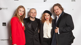 Zľava: Fotografka Petra Ficová, dizajnér Marcel Holubec, moderátorka vera Wisterová a dizajnér Boris Hanečka. 