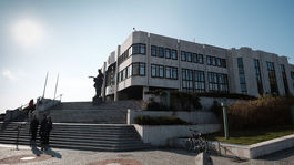 Prieskum: Obyčajní stále smerujú dole