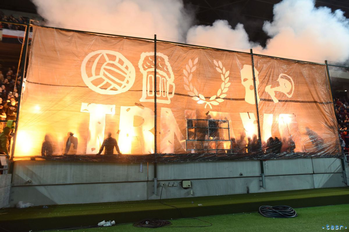 Fanúšikovia Trnavy počas ligového zápasu so...