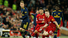 Gólové hody. Arsenalu nestačilo v Liverpoole ani päť gólov