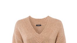 Dámsky vlnený sveter s véčkovým výstrihom Riani. Predáva mClasse Bratislava. 