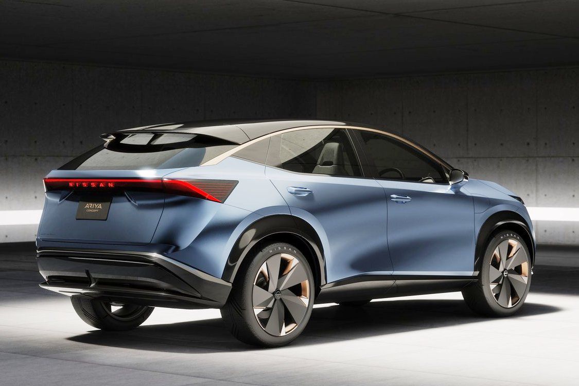 Novinkou v dizajne je svetelný nápis Nissan,...