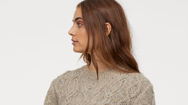 Vlnený sveter H&M, predáva sa za 99 eur. 