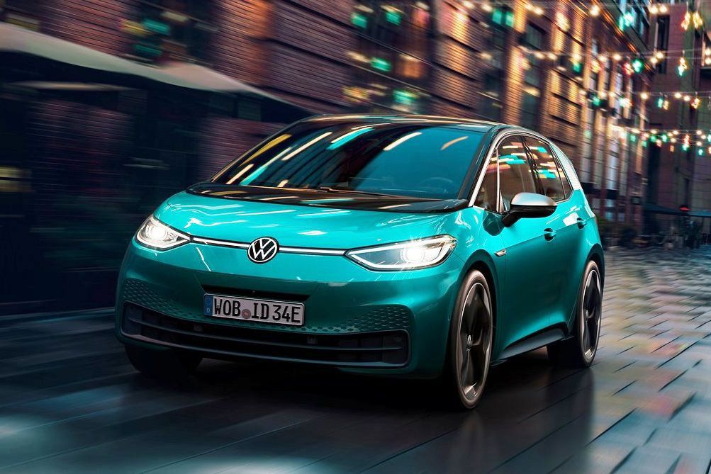 Volkswagen zvýšil predaje elektrifikovaných áut...