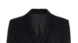 Elegantné sako z buklé s dvojradovým zapínaním F&F. Predáva sa za 36 eur. 