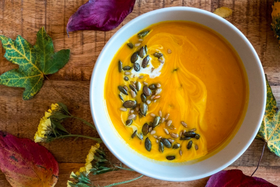 Tekvicová polievka s kokosovým mliekom a...