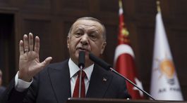 Hranice budú otvorené, kým Európska únia nesplní turecké požiadavky, povedal Erdogan