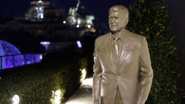 V Berlíne odhalili sochu amerického exprezidenta Reagana