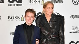 Sharon Stone uchvátila v Berlíne! Famózna v maxikabáte a keď ho dala dolu... 