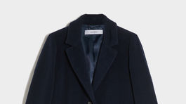 Dámsky kabát na dva gombíky z kolekcie iBlues. Predáva mClasse Bratislava., 