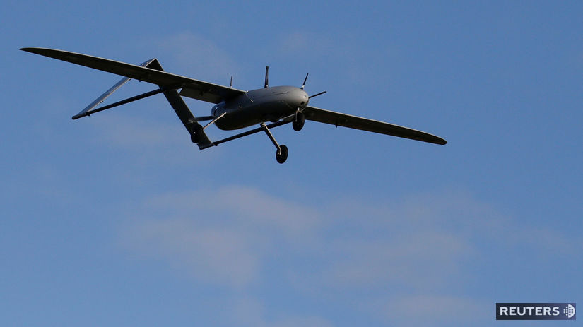 dron / bezpilotné lietadlo /