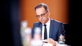 Maas varoval Francúzsko, aby nepodrývalo autoritu NATO