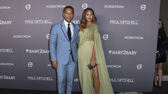 Modelka a televízna osobnosť Chrissy Teigen v...