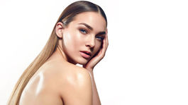 Zima trápi vaše vlasy, horúci vzduch končeky: Ako s tým zabojovať?