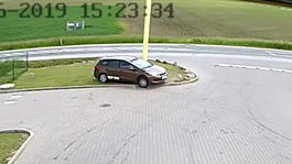 Hanebný útek z pumpy bez platenia. Pozrite sa, ako dopadlo auto!