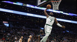 Boston zvalcoval aj Dallas, vyhral ôsmy zápas za sebou