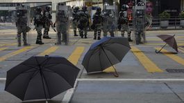 EÚ vyzvala demonštrantov i políciu v Hongkongu k zdržanlivosti