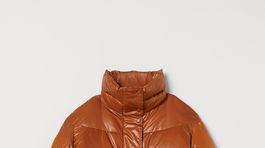 Prešívaná páperová bunda predĺžená. Predáva H&M za 149 eur. 