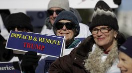 Snemovňa reprezentantov začala verejné vypočúvanie v prípade možného Trumpovho impeachmentu