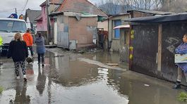 Dážď vyplavil skládku odpadu vo Veternej Porube