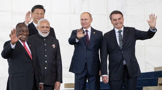 Lídri BRICS podporili parížsku dohodu, odmietli vojenské riešenie v Sýrii