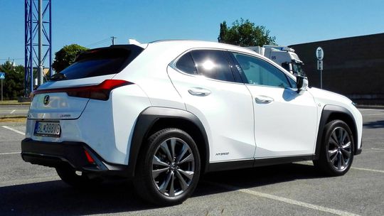Lexus UX