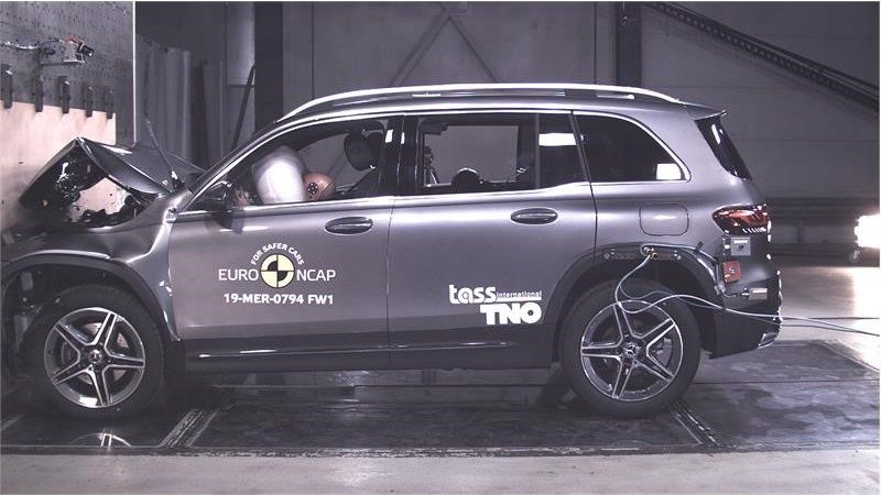 Mercedes-Benz GLB - 5 hviezd