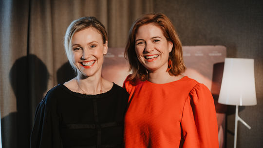 Vlastina Svátková (vľavo) a  Zuzana Norisová na...