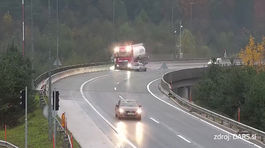 Jedna pohroma za druhou. Kamión sa zrútil z výšky 20 metrov