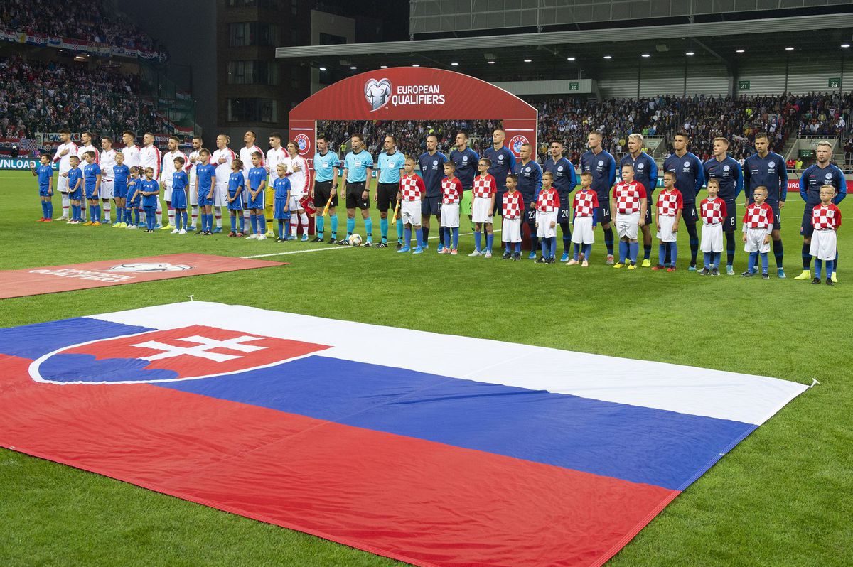 Slovenskí futbalisti pred zápasom proti...