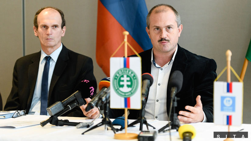 Zľava: Člen predsedníctva Kresťanská demokracia...