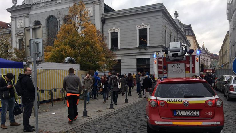 polícia hasiči požiar Stará tržnica bratislava