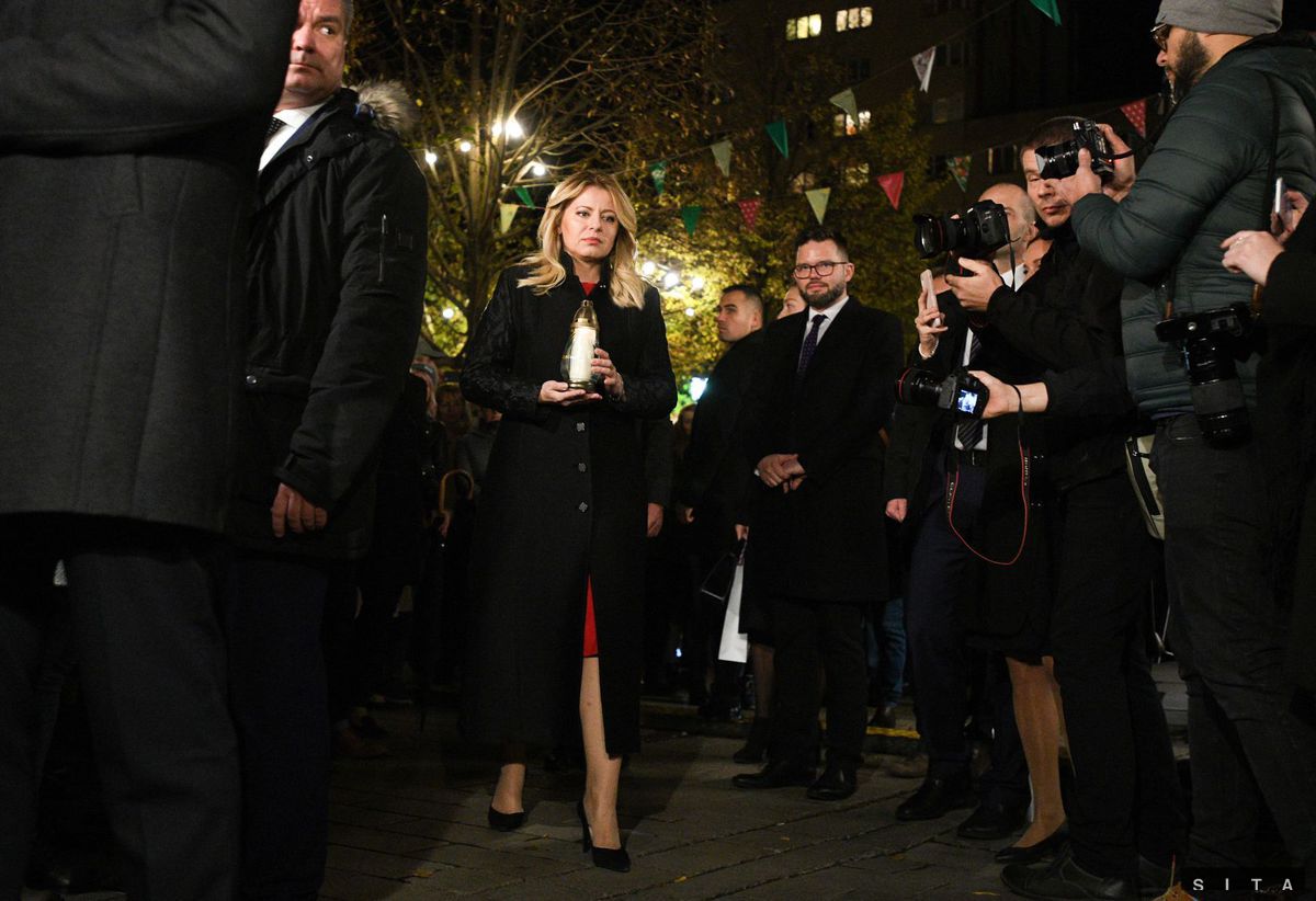Zuzana čaputová pred Starou tržnicou pri...