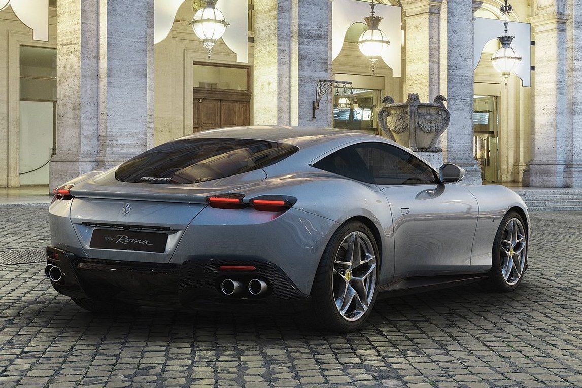 Techniku si požičalo Ferrari Roma z modelu...